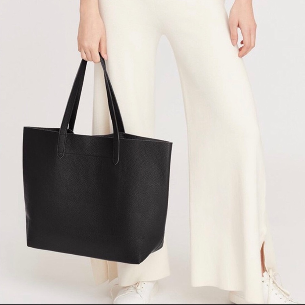 Cuyana Classic Leather Tote